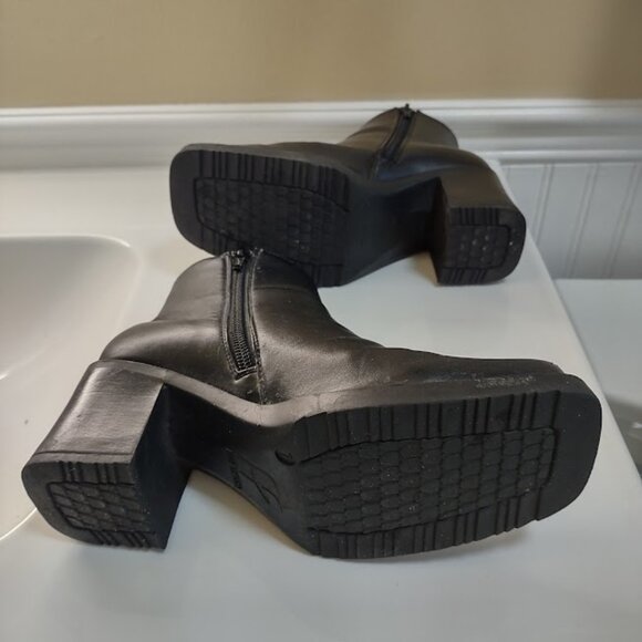 Ladies Chunky Black Boots - Picture 6 of 7